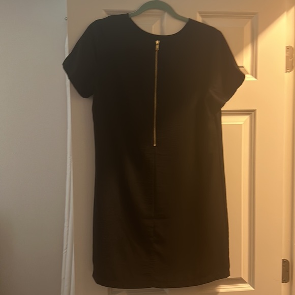 Shift and Shout Black Shift Dress - Picture 7 of 8